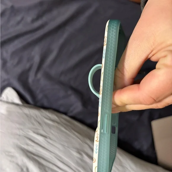 Loopy case - Picture 2 of 3